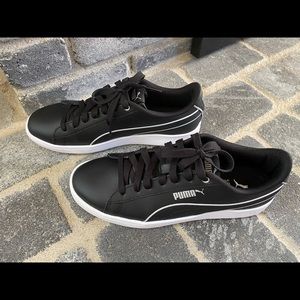 Puma Sneakers Black & White Soft Foam Size 9